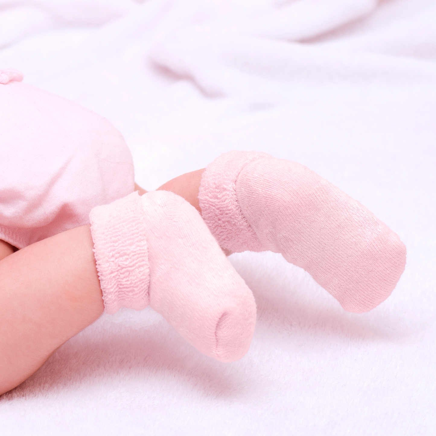 Pio Pio's Baby Girl Socks Newborn Kit